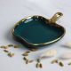 картинка Блюдо фигурное MOONSHINE, керамика, темно-зеленый+золото, 18см картинка Блюдо фигурное MOONSHINE, керамика, темно-зеленый+золото, 18см