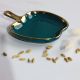 картинка Блюдо фигурное MOONSHINE, керамика, темно-зеленый+золото, 18см картинка Блюдо фигурное MOONSHINE, керамика, темно-зеленый+золото, 18см